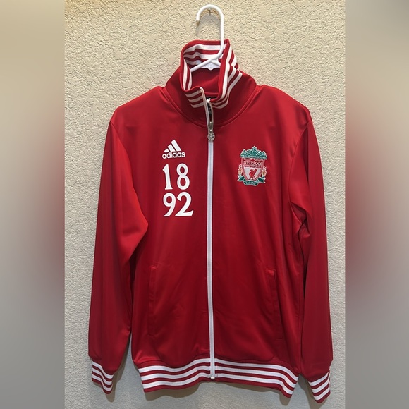 Liverpool FC ADIDAS warm up men’s jacket. - Picture 2 of 7